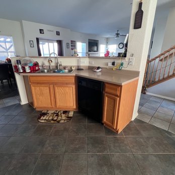 Ripcord Painting - Kitchen cabinets before - Painters Near Me Ripcord Painting - Kitchen cabinets before - Painters Near Me