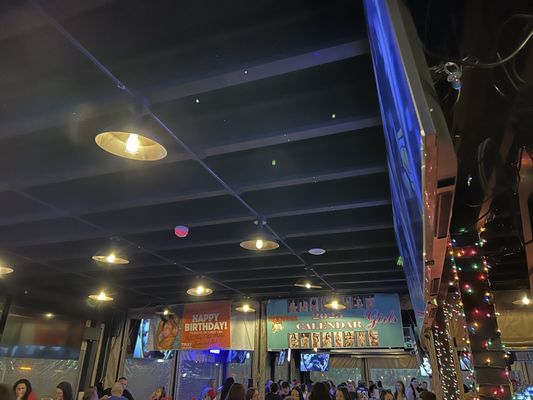 Hooters by null