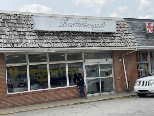 Crafton-Ingram Laundromat