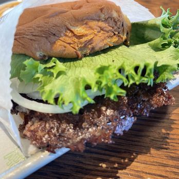 Shake Shack Chesterfield - My super simple burger was yum. Perfect pickle. - Burgers Near Me - Chesterfield, Missouri Shake Shack Chesterfield - My super simple burger was yum. Perfect pickle. - Burgers Near Me - Chesterfield, Missouri