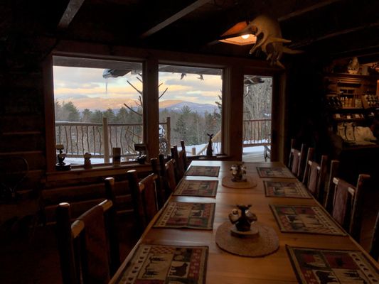 Moose Meadow Lodge & Treehouse by null