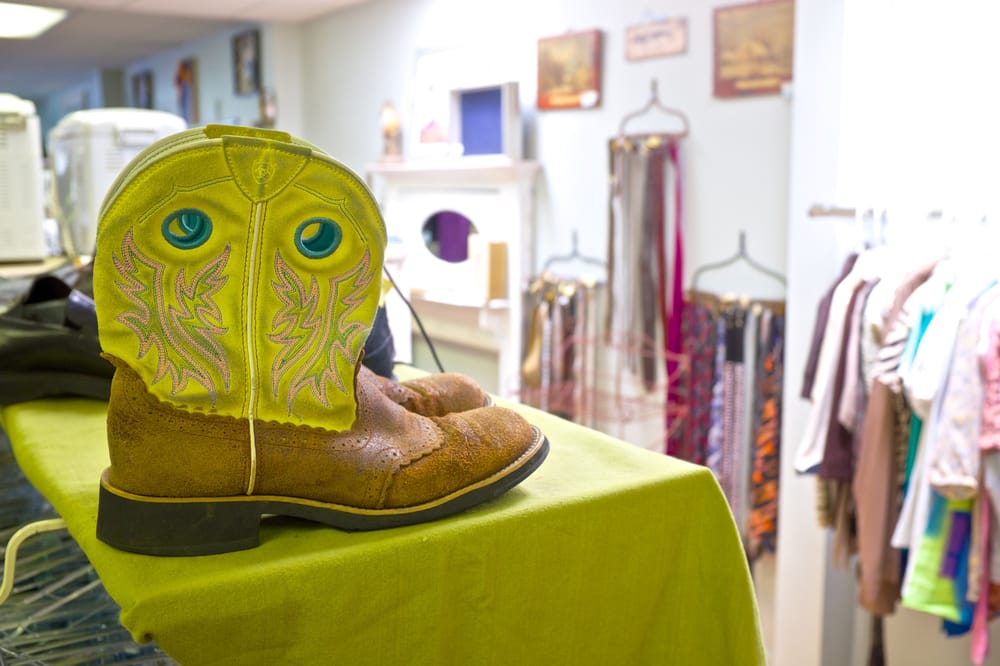 LULU’S THRIFT SHOPPE Updated November 2024 15 Reviews 574 CO133