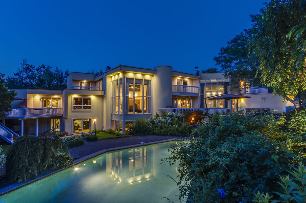 PATRICIA SANTELLA DOUGLAS ELLIMAN REAL ESTATE 71 Forest Ave, locust