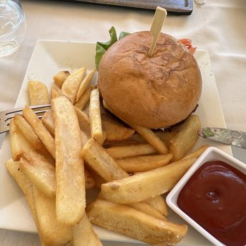 Bouquet Restaurant - Burger - New American Near Me - Temecula, California