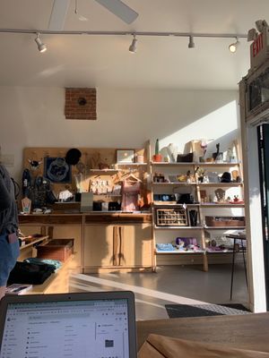 Howl Mercantile & Coffee by null