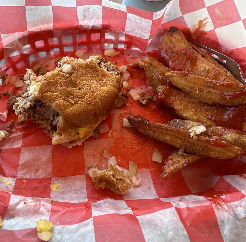 CHUBZ Famous Chiliburgers