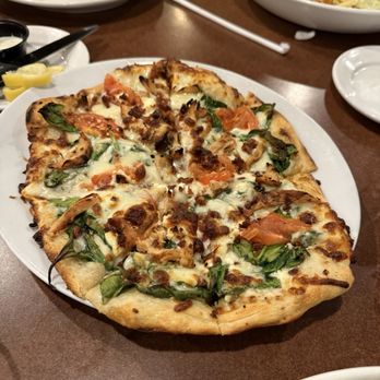 Ruckerjohns A Restaurant & More - Chicken Florentine Flatbread - American Near Me - Wilmington, North Carolina Ruckerjohns A Restaurant & More - Chicken Florentine Flatbread - American Near Me - Wilmington, North Carolina