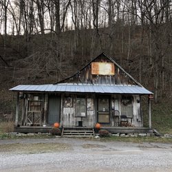 Penn's Store - Front of Penn Store