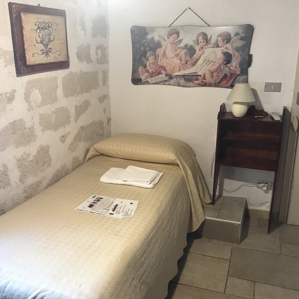 Borgo San Martino - Single room, top floor. - Bed & Breakfast Near Me - Monopoli, BA Borgo San Martino - Single room, top floor. - Bed & Breakfast Near Me - Monopoli, BA