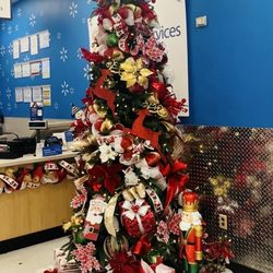 Enjoying the rather nice Christmas tree while I  wait to return.