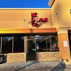 KC Donut - Exterior