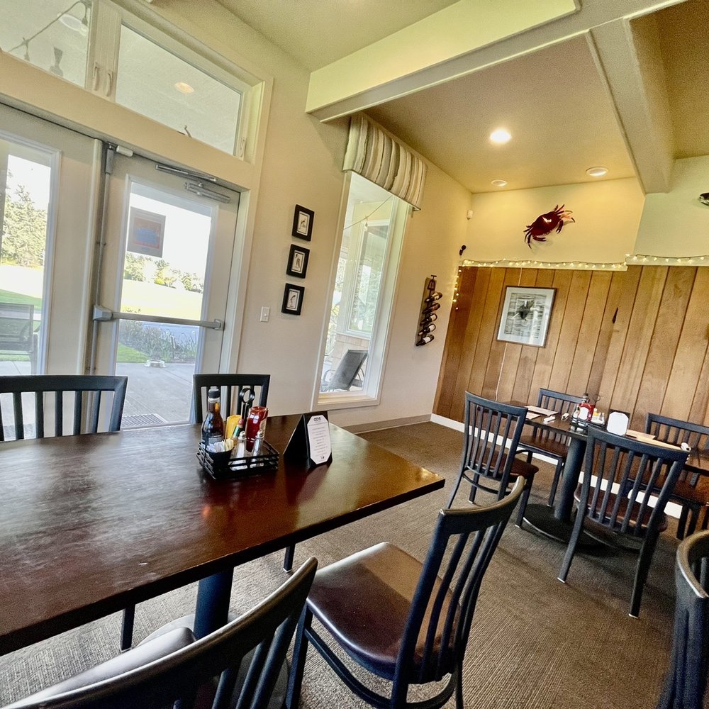 The Cove Restaurant - the dining room and patio - New American Near Me - Long Beach, Washington The Cove Restaurant - the dining room and patio - New American Near Me - Long Beach, Washington
