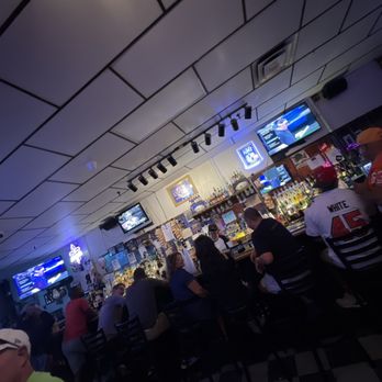 little bar on gravier