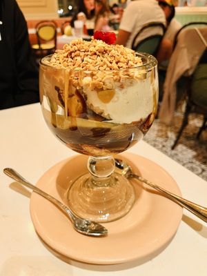 Beaches & Cream Soda Shop by null