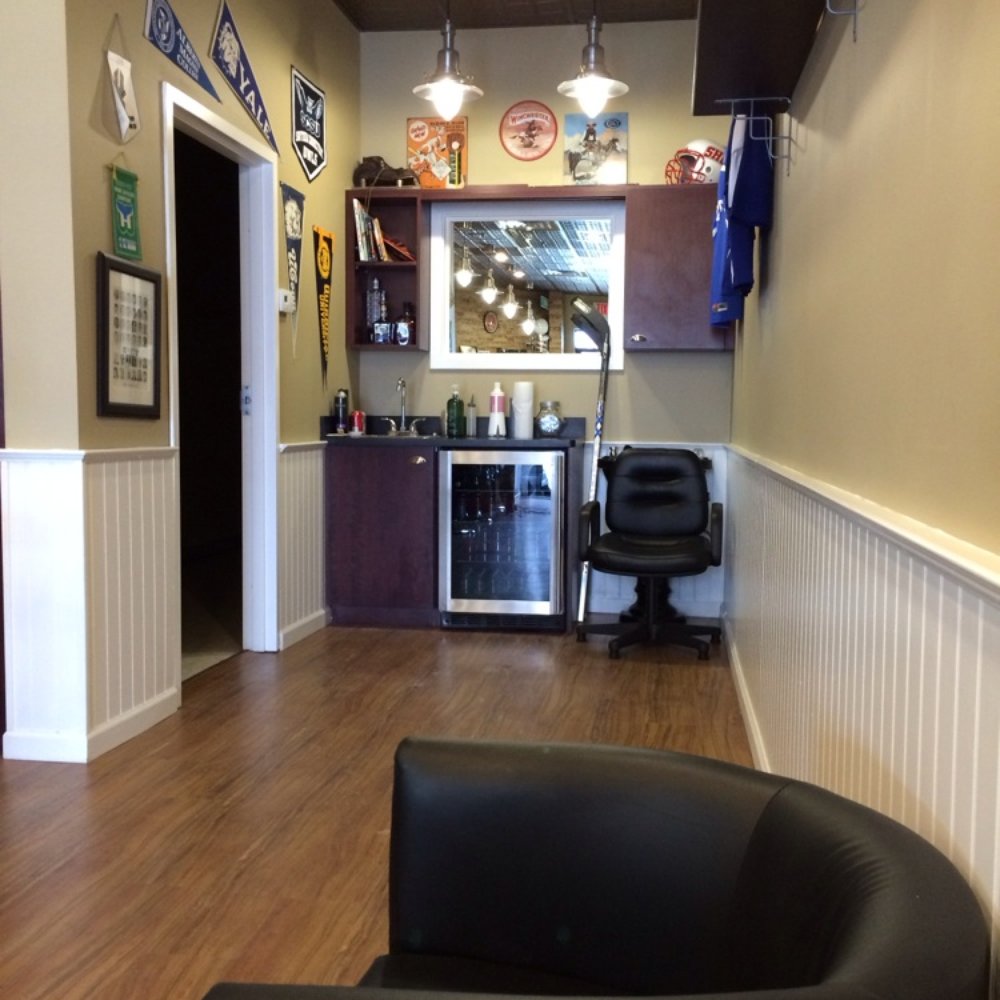 Carrano's Barber Shoppe - Barbers Near Me - Hamden, Connecticut