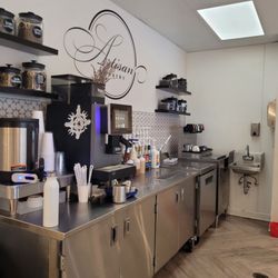 The Artisan Cakery - coffee counter