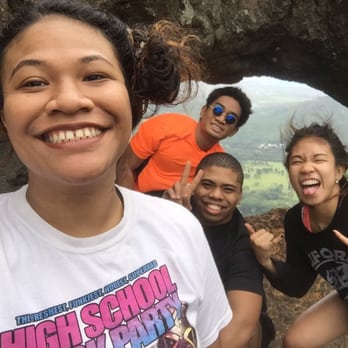 Pali Puka - What could be better than hiking up a mountain with friends? - Hiking Near Me - Nu'uanu Pali, Hawaii Pali Puka - What could be better than hiking up a mountain with friends? - Hiking Near Me - Nu'uanu Pali, Hawaii