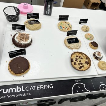 Crumbl - Wicker Park - Bakeries Near Me - Chicago, Illinois