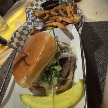 Thyme2 - Bacon Burger - New American Near Me - Medina, Ohio