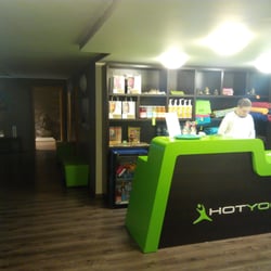 Hot Yoga 42 - Recepce v relaxační místnosti
