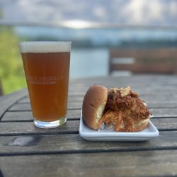 Smoke Signals - Pulled pork slider