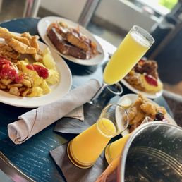 It's a buffet so the food varies. It's a buffet so the food varies.