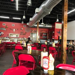 Wing Barn - I ordered online, they told me to be here at 1. Place is empty amd I still have to wait 15-20 minutes.