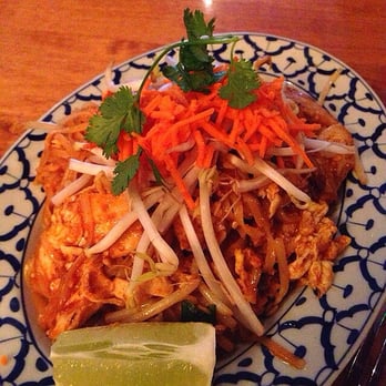 Swing Thai Tennyson - Pad Thai with chicken - Thai Near Me - Denver, Colorado