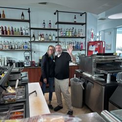 Sunset Cafe & Beach Bar - Great, friendly staff!