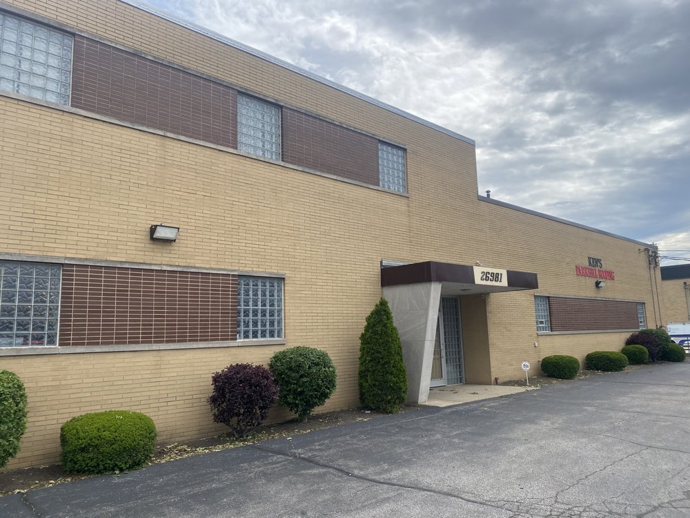 KEN’S PARKHILL ROOFING Updated October 2024 20 Photos 26981 Lakeland Blvd, Euclid, Ohio