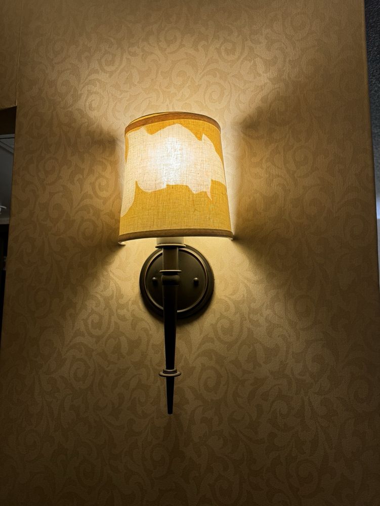 HOLIDAY INN DALLAS MARKET CENTER Updated October 2024 76 Photos