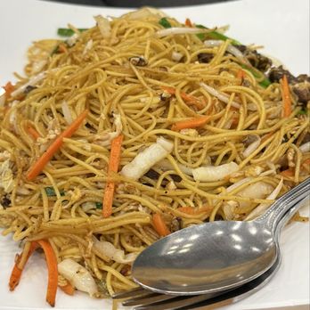 Chin Paradise Restaurant - Beef Stir Fry Noodles - Asian Fusion Near Me - St. Joseph, Missouri Chin Paradise Restaurant - Beef Stir Fry Noodles - Asian Fusion Near Me - St. Joseph, Missouri