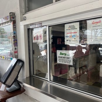 Leonard's Bakery - 7/13/22 Pick up window - Bakeries Near Me - Honolulu, Hawaii Leonard's Bakery - 7/13/22 Pick up window - Bakeries Near Me - Honolulu, Hawaii