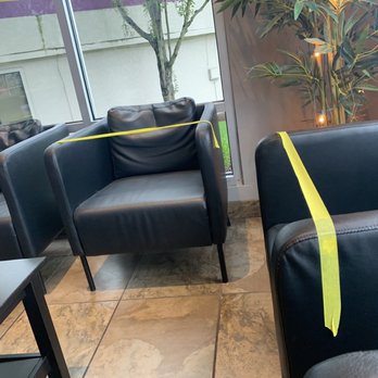 Fast Lane Oil Change - Waiting room - Oil Change Stations Near Me - Tigard, Oregon Fast Lane Oil Change - Waiting room - Oil Change Stations Near Me - Tigard, Oregon