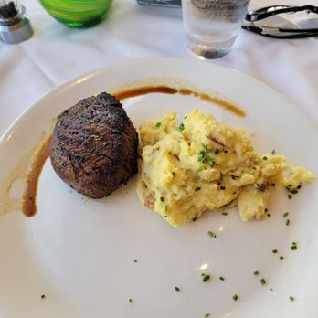 Chart House - Filet mignon and garlic mashed potatoes - Seafood Near Me - San Antonio, Texas Chart House - Filet mignon and garlic mashed potatoes - Seafood Near Me - San Antonio, Texas