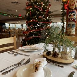 Indian Head Resort Profile Room - Holiday dinner setup
