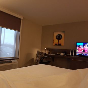Hilton Garden Inn Pittsburgh Airport - Very nice room! King sized bed. TV is a bit small for how far the bed is away from it. But overall very happy with my accomodations! - Hotels Near Me - Moon Township, Pennsylvania