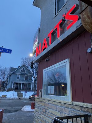 Matt's Bar and Grill by null