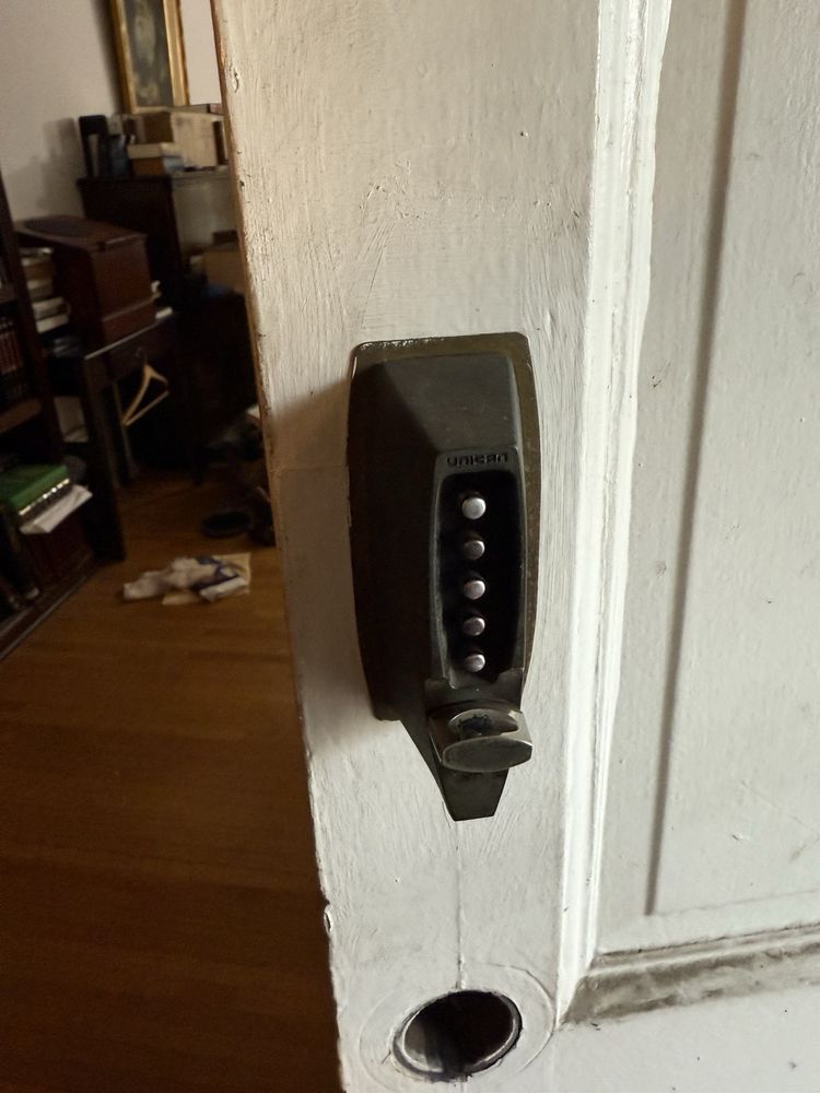 Slide of A Locksmith Near me