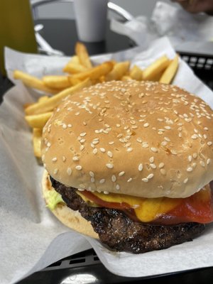 Lucky's Burgers & Shakes by null