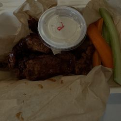 Boneless wings with honey bbq sauce were top notch and filling.