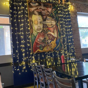 Lindy's on 4th - Burgers Near Me - Tucson, Arizona