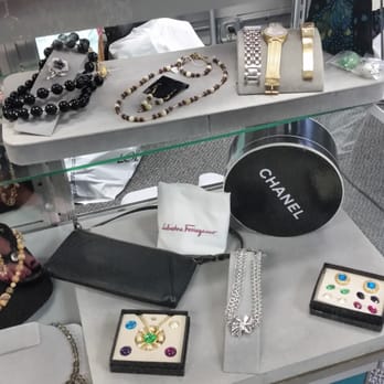 Looks Better On Me - Great jewelry selection! - Used, Vintage & Consignment Near Me - San Diego, California