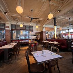 Le Diplomate - Dining area