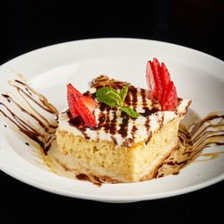 Mama Pisco - Tres leches cake.