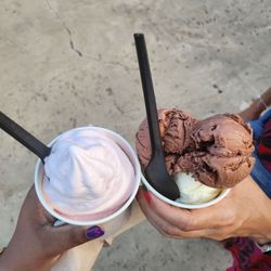 Kiwi Scoops - Strawberry real fruit & chocolate & vanilla