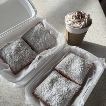 Willie's Burgers - beignets only - American Near Me - Sacramento, California Willie's Burgers - beignets only - American Near Me - Sacramento, California