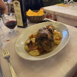 La Bettola - Pork shank special