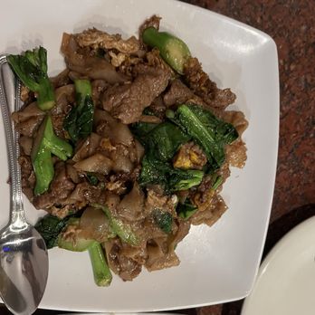 Thippawan Thai Restaurant - Pas See Ew with beef - Thai Near Me - Rancho Cucamonga, California