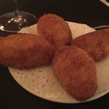 Los Pergaminos - Croquetas caseras - Tapas Bars Near Me - Barcelona, B Los Pergaminos - Croquetas caseras - Tapas Bars Near Me - Barcelona, B